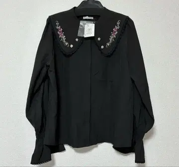 로즈 자수 빅 칼라 블라우스