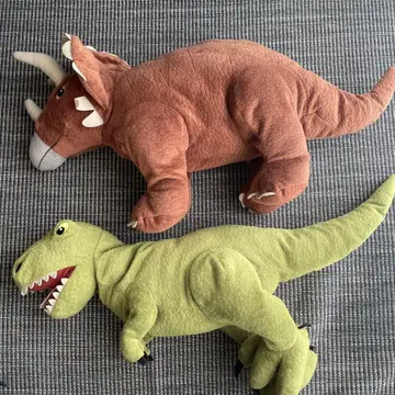 IKEA 트리케라톱스 봉제 인형 중