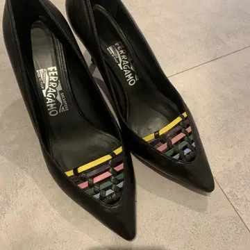 Ferragamo 멀티 컬러 펌프스