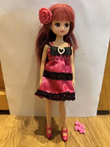 리카짱 인형 빨간 머리 핑크 드레스 부속품 포함