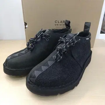 H876 NEIGHBOUR CLARKS DESRT TREK