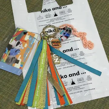 퍼펫 스 콜라보 컬러 테이프 참 nikoand