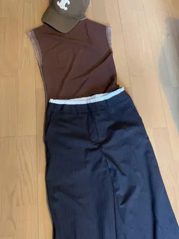 이번 시즌 신상 ZARA 브라운 스트라이프 와이드 팬츠