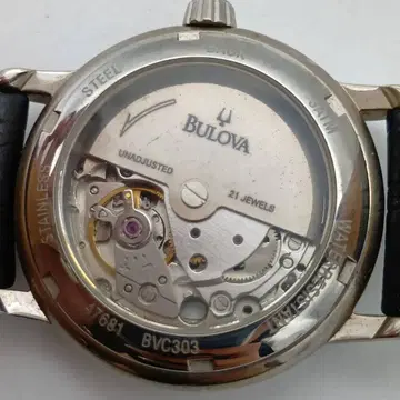 Bulova 손목시계