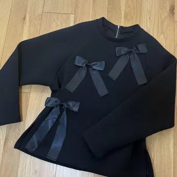 Bibiy. BEVERLY RIBBON TOP BLACK