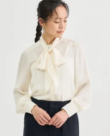 ANAYI 새틴 도트 요류 보타이 블라우스