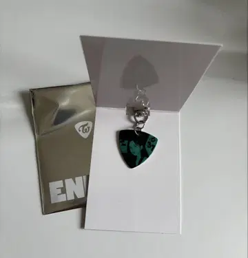 TWICE MINA 미나 ENEMY 피크 키링