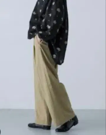 카구레 코튼 2턱 와이드 이지 팬츠 베이지
