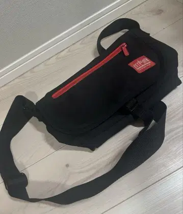 Manhattan Portage 숄더백 블랙