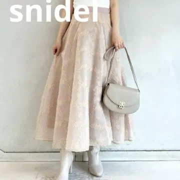 가격 대폭 인하 새상품급 SNIDEL 프린지 자카드 스커트