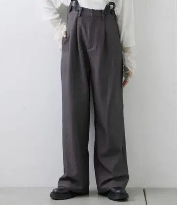 새상품 WILLOW 서스펜더 슬랙스 그레이 차오패닉 티피