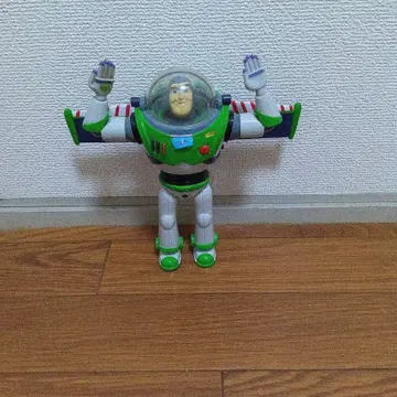 버즈 라이트이어 가동식 인형
