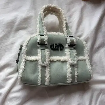 EMODA 민트 그린 퍼 숄더백