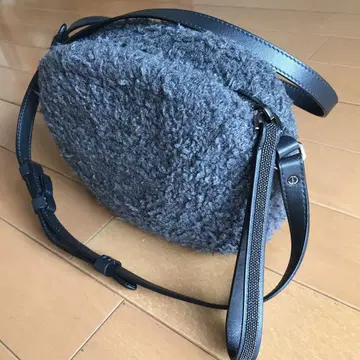 브루넬로쿠치넬리 플러피 보아 숄더백