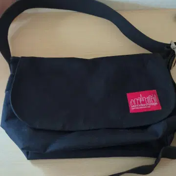 Manhattan Portage 블랙 숄더백