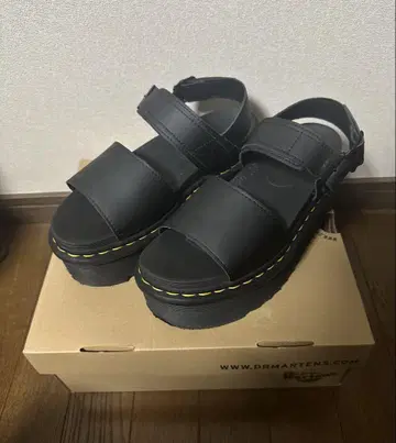 닥터마틴 VOSSQUAD 통굽 샌들 [ 박스 포함 ]