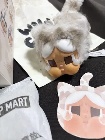 POP MART WILD CUTIE Cry Baby 클라이베이비 정품
