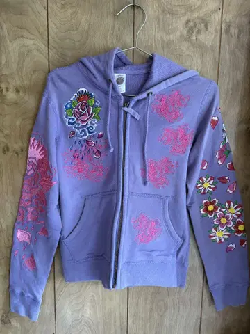 Ed Hardy 라벤더 자수 후드 부착 후드티