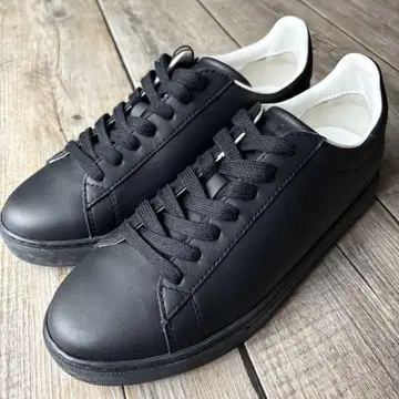 Armani Exchange 블랙 스니커즈