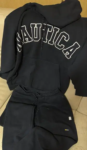 [ 가격 인하 협상 가능 ] NAUTICA 네이비 후드 부착 맨투맨 셋업