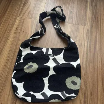 marimekko 마리메꼬 숄더백 블랙 화이트