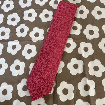 니나리치 빨간색 별 모양 무늬 넥타이