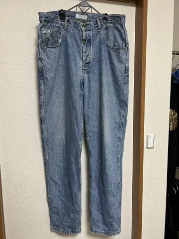 GUESS JEANS 라이트 블루 데님