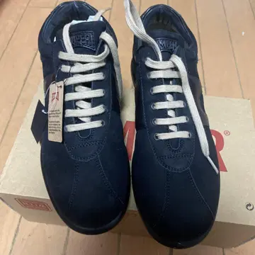 CAMPER 블랙 스웨이드 스니커즈
