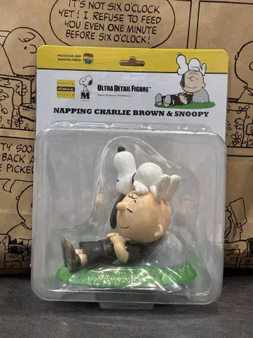 스누피 뮤지엄 한정판 낮잠 피규어 BROWN & SNOOPY