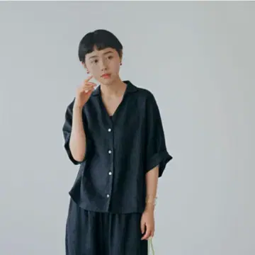 북유럽 생활 잡화점 올인원처럼 보이는 프렌치 린넨 셋업 네이비