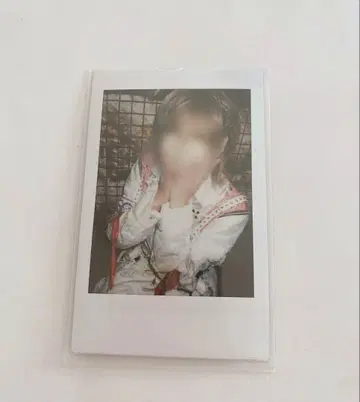 유손 러브시크 폴라로이드 간호사 의상