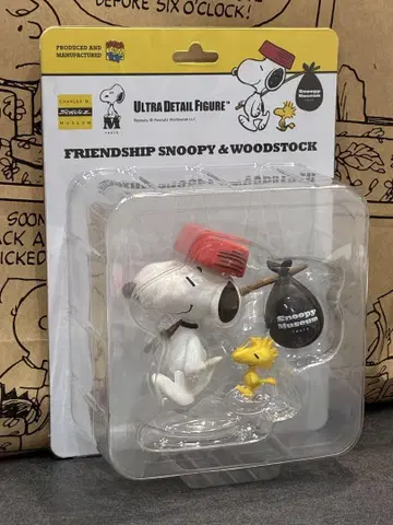 스누피 뮤지엄 프렌드십 피규어 BROWN & SNOOPY