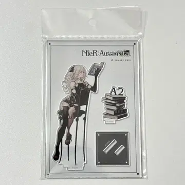 NieR:Automata 니어 오토마타 아크릴 스탠드 A2와 서적