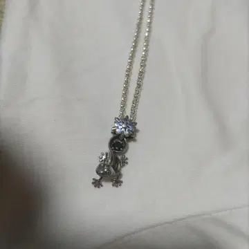 카스우 공방 도마뱀과 꽃 실버 목걸이