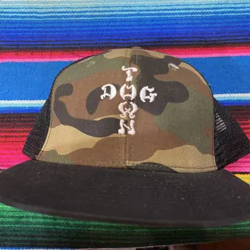 DOG TOWN DECKY 카모플라쥬 메쉬 캡 DOG 자수