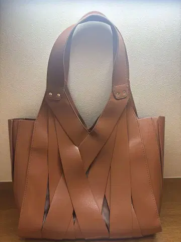 SIPS 쉽스 크로스 메쉬 미디 토트