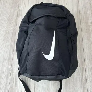 Nike 클럽 팀 백팩 블랙 메쉬 포켓 부착