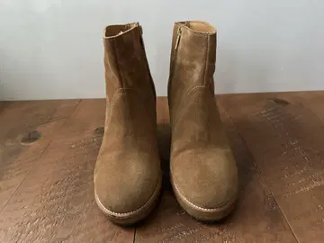 A.P.C. 스웨이드 부츠 38 카멜