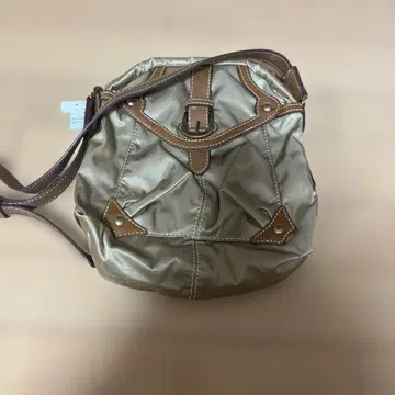 탑카피 베이지 숄더백 새상품급