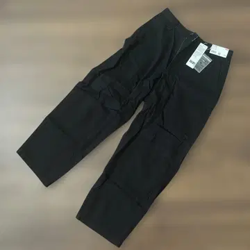 새상품 택 포함 UNIQLO U 와이드 핏 치노 블랙 79cm