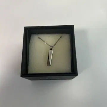 폴스미스 목걸이 펜던트 트위스트 실버 액세서리