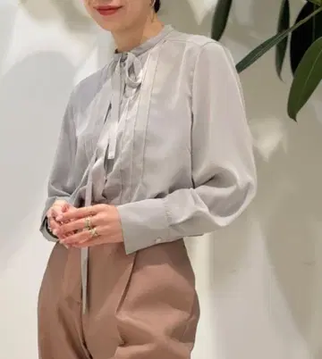 투모로우랜드 블라우스 새상품