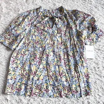 질스튜어트 새상품 미니 꽃무늬 블라우스 M