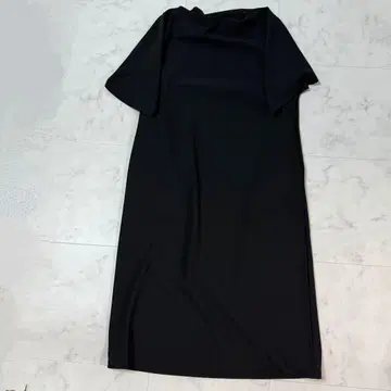 에어 스타일 팔뚝 커버 플레어 원피스 블랙