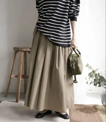 URBAN RESEARCH Doors 턱 개더 볼륨 스커트
