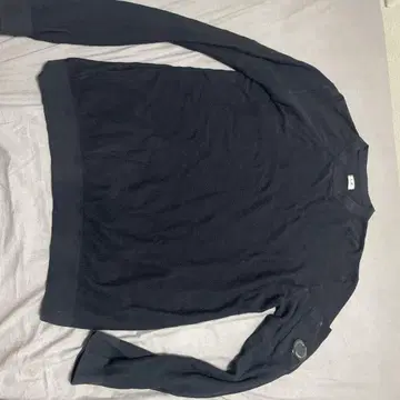 CP COMPANY V넥 니트 블랙