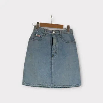 GUESS 라이트 블루 데님 미니 스커트