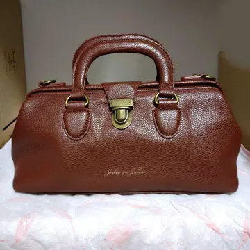 새상품급 미사용 새상품 브라운 닥터스 핸드백 앙앙제