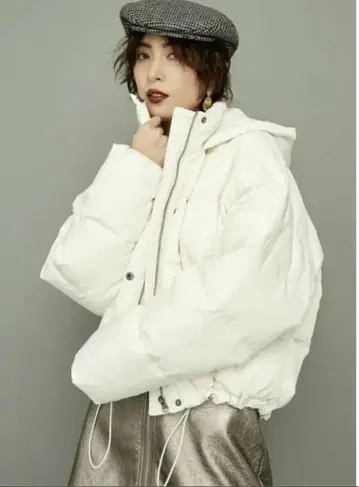 gyda 숏 다운 코트