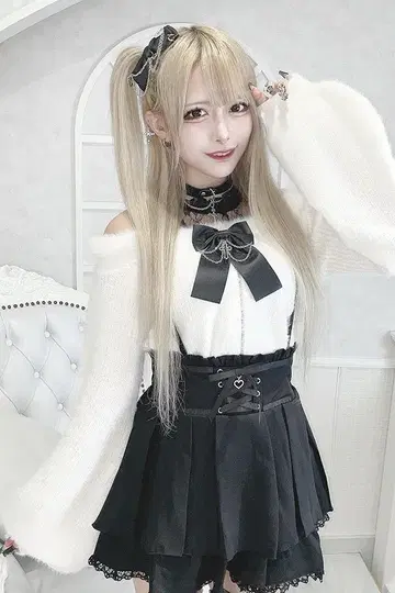 mars 어깨 트임 샤기 니트탑 화이트
